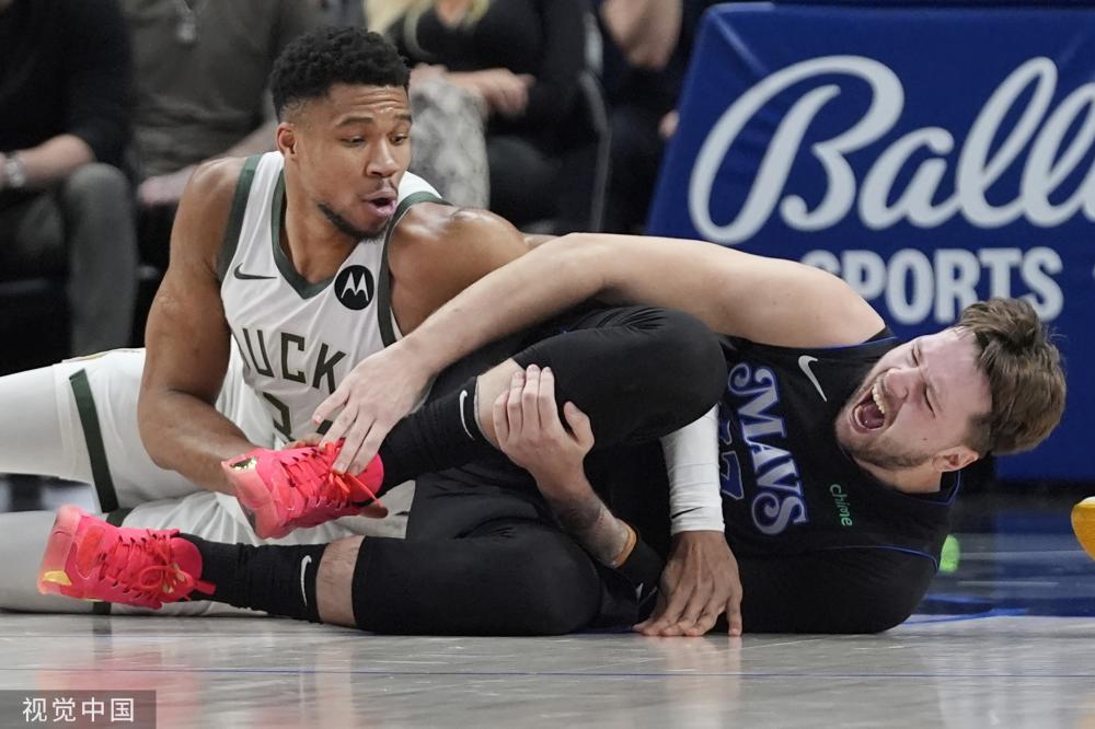 更突显了他 更突显了他